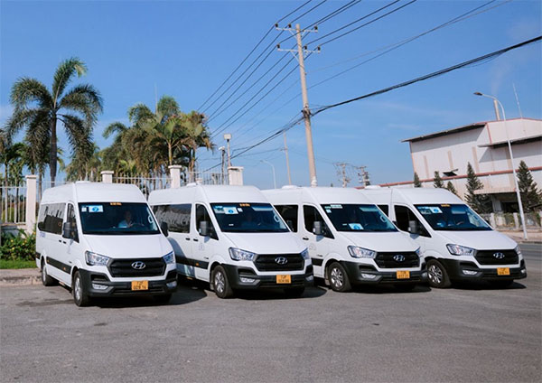 cac luu y chon don vu cho thue xe dua don cong nhan vien chuyen gia