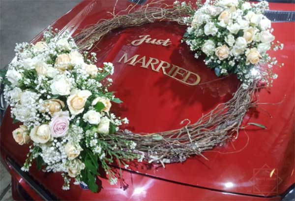 cách kết hoa xe cưới hình tròn