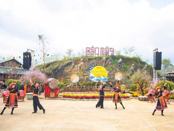 kinh nghiem di du lich sapa dip tet nguyen dan