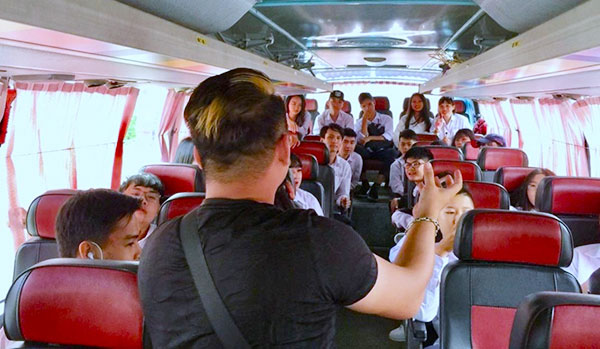 Những trò chơi hoạt náo trên xe cho học sinh cấp 2