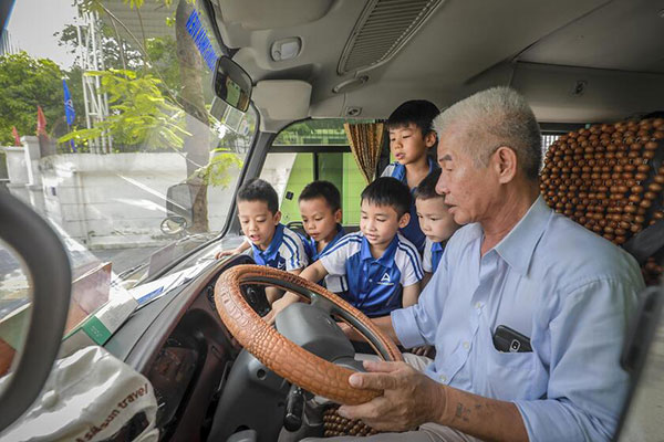 Trò chơi trên xe du lịch cho trẻ em